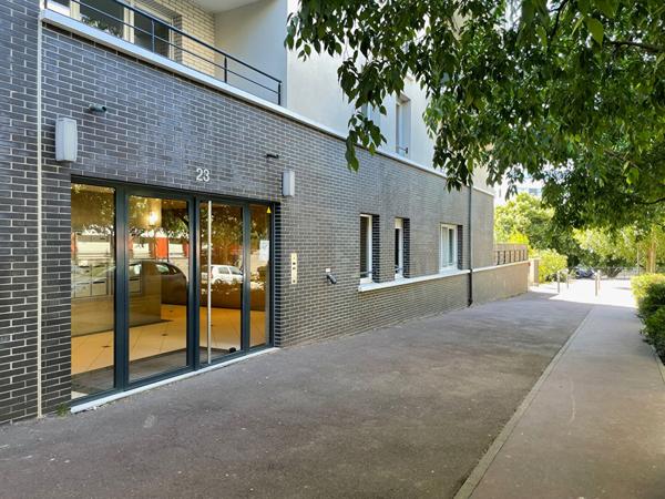 Beau 2p récent - Créteil Pointe du Lac  + parking