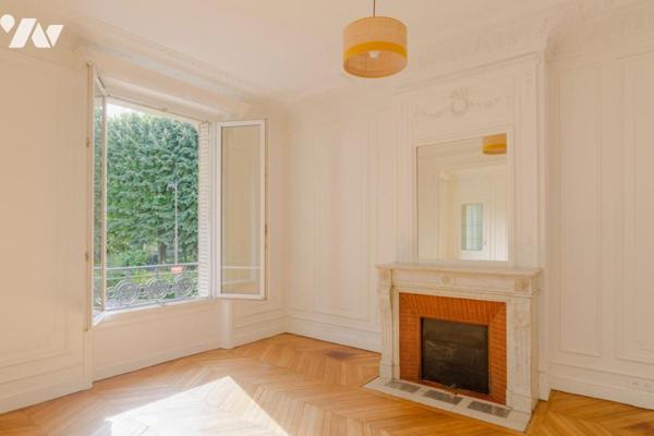 PARIS 15 / CAMBRONNE MOTTE-PICQUET - APPARTEMENT HAUSSMANNIEN 4 PIÈCES RÉNOVÉ + CAVE