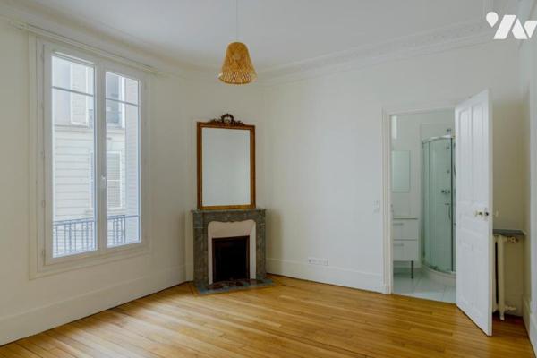 PARIS 15 / CAMBRONNE MOTTE-PICQUET - APPARTEMENT HAUSSMANNIEN 4 PIÈCES RÉNOVÉ + CAVE
