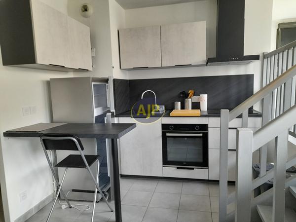 Appartement à louer Merignac : 2 pièces, 48m² avec 1 chambre(s) à 851€ - AJP Immobilier Mérignac