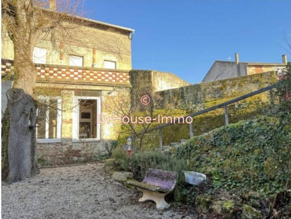 Immeuble à vendre 14 pièces de 560 m²