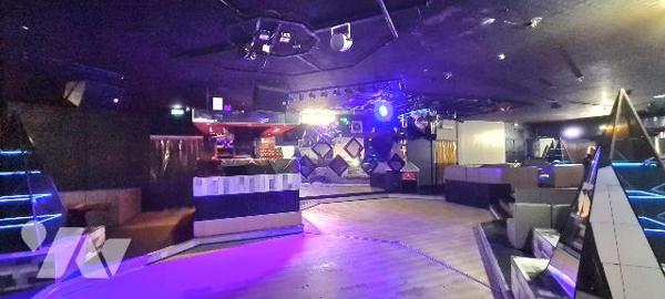 A Avoise : Bien immobilier (discothèque) et fonds de commerce