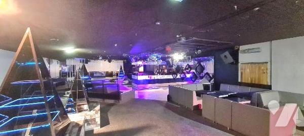 A Avoise : Bien immobilier (discothèque) et fonds de commerce