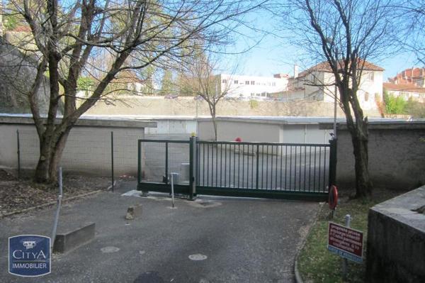Location parking 12m²