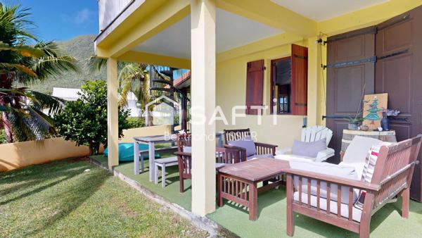 Maison sur deux niveaux, F4 + 2 T2, piscine