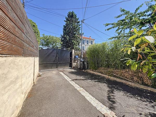 Maison mitoyenne, secteur pavillonnaire, Villeneuve St Georges 4 pièces 65m²