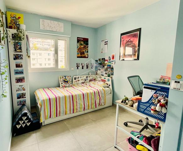 Appartement Paris 4 pièce(s) 105 m2