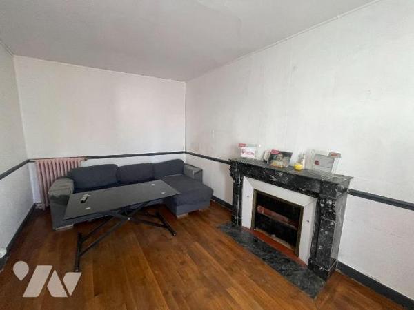 MAISON LOUÉE A VENDRE -Idéalement située en plein coeur de Nogent-le-Rotrou, cette maison de vi...