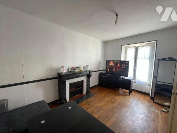 MAISON LOUÉE A VENDRE -Idéalement située en plein coeur de Nogent-le-Rotrou, cette maison de vi...