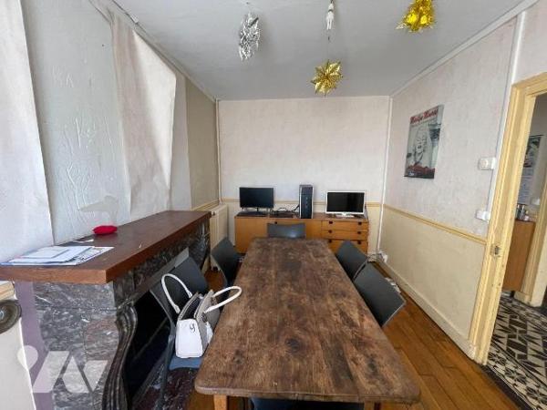 MAISON LOUÉE A VENDRE -Idéalement située en plein coeur de Nogent-le-Rotrou, cette maison de vi...