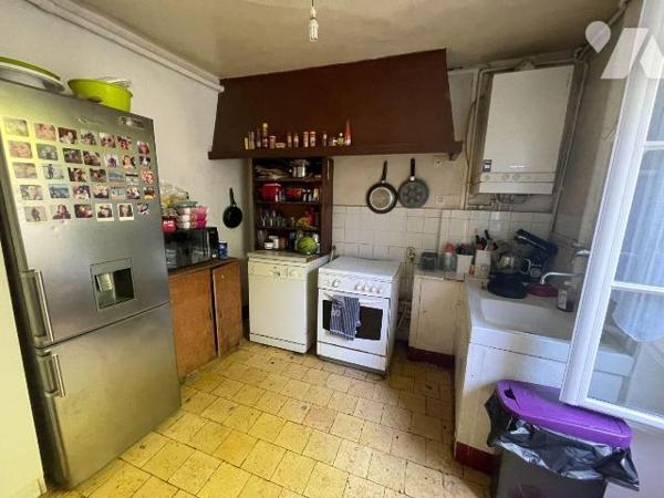 MAISON LOUÉE A VENDRE -Idéalement située en plein coeur de Nogent-le-Rotrou, cette maison de vi...