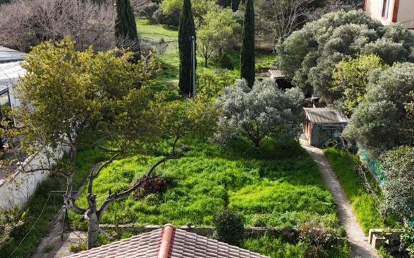 Maison à vendre    2 pièces •  Vitrolles