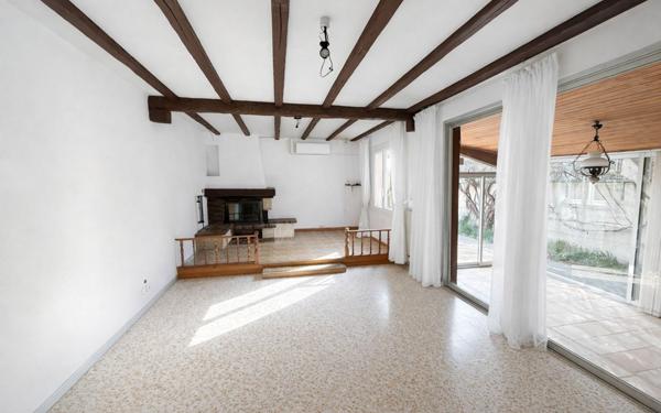 Maison à vendre    2 pièces •  Vitrolles