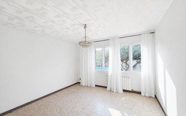 Maison à vendre    2 pièces •  Vitrolles