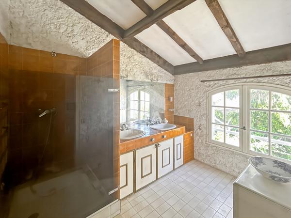 Maison Bordeaux 155 m2, 4 chambres, 2 points d'eau, jardin, garage, calme, Bus G, école