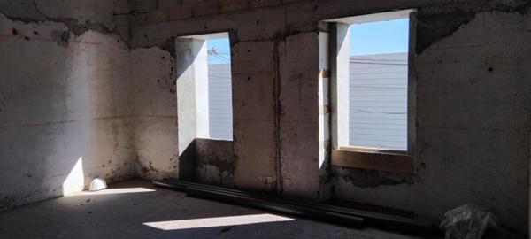 3 pièces à rénover avec Patio et Terrasse - SAINT SAVOURNIN (13)