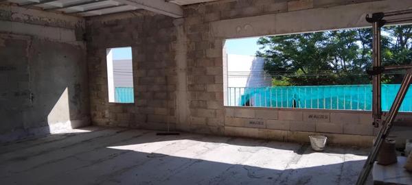 3 pièces à rénover avec Patio et Terrasse - SAINT SAVOURNIN (13)