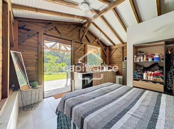 Propriété de standing avec villa, 2 bungalows indépendants et double piscine – Lamentin (97129)