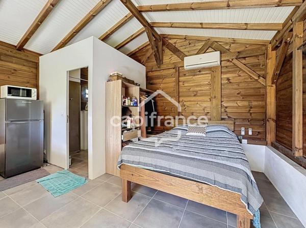 Propriété de standing avec villa, 2 bungalows indépendants et double piscine – Lamentin (97129)