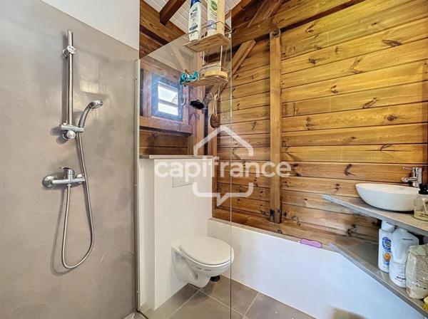 Propriété de standing avec villa, 2 bungalows indépendants et double piscine – Lamentin (97129)