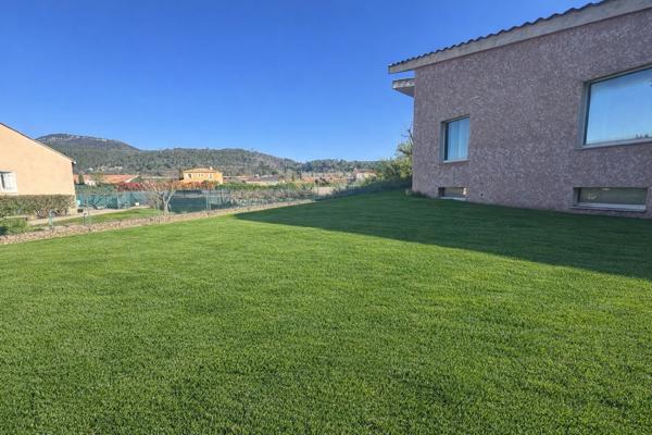 À vendre - Local professionnel 50 m² situé à Besse-sur-Issole (83890)