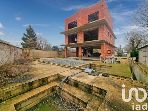 Maison traditionnelle 11 pièces de 300 m² à Villiers-sur-Marne (94350)