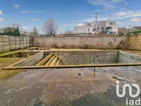 Maison traditionnelle 11 pièces de 300 m² à Villiers-sur-Marne (94350)
