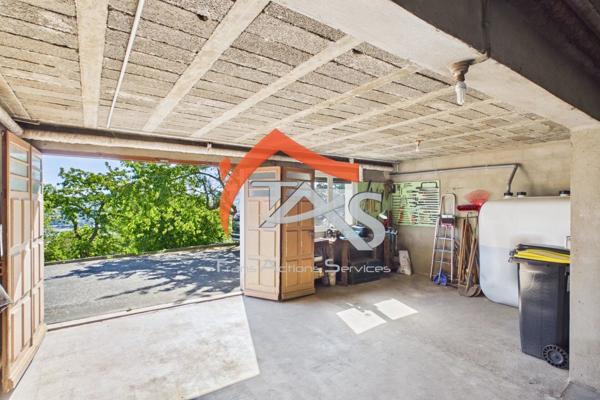 Vente                                                      Maison
                        
                     5 pièces                      102 m2                     à Saint-Chamond