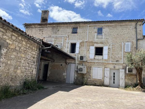 Immeuble à vendre 389 610 € Champniers 391 m² DPE B