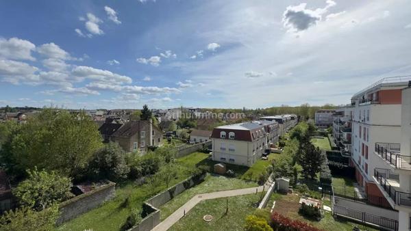 Vente                                                      Appartement
                        
                     4 pièces                      77 m2                     à Saint-Fargeau-Ponthierry