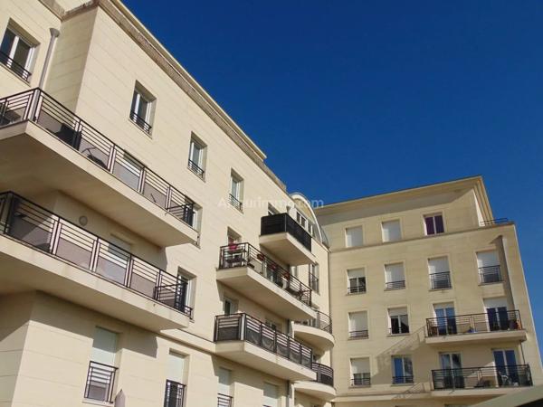 Vente                                                      Appartement
                        
                     4 pièces                      77 m2                     à Saint-Fargeau-Ponthierry