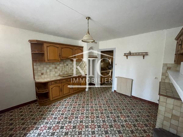 PROCHE CARCASSONNE - ENSEMBLE IMMOBILIER 243 M² - 2 MAISONS - 3 GARAGES - 2 GRENIERS AMÉNAGEABLES Détails des diagnostics énergétiques