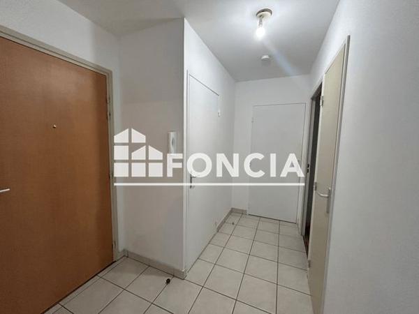 Location Appartement 2 pièces 45.43 m² - 33 RUE DESSEAUX Rouen 76100