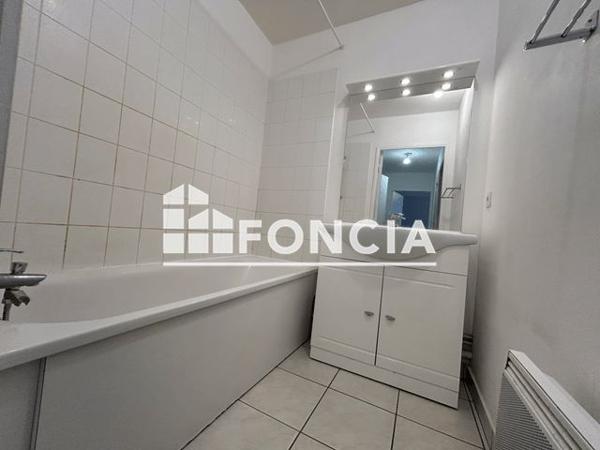 Location Appartement 2 pièces 45.43 m² - 33 RUE DESSEAUX Rouen 76100