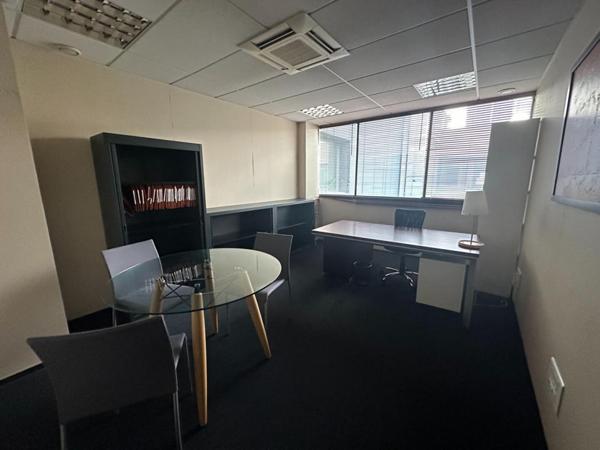 BRUGES EPARC - Bureaux 16,62 m². Vide ou loué