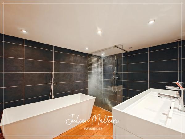 SAINT ETIENNE (42) - Exceptionnel LOFT de 165 m² avec 5 chambres et garage