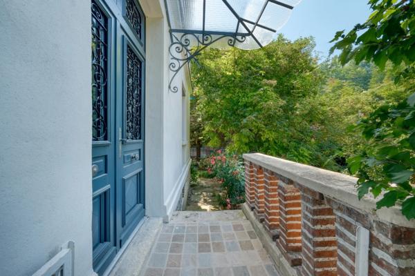 VILLA D'EXCEPTION DE 8 PIECES – UN JOYAU DU PATRIMOINE OVILLOIS