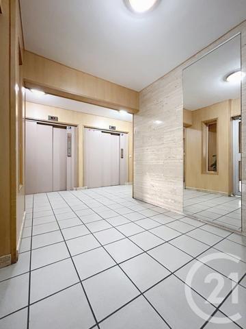 Appartement F4 à vendre  4 pièces - 76,85 m2 REIMS - 51