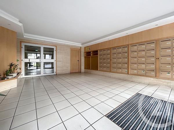 Appartement F4 à vendre  4 pièces - 76,85 m2 REIMS - 51