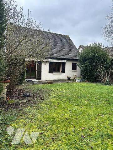 AUBEVOYE. Dans quartier calme, maison vivable de plain-pied 3 ch