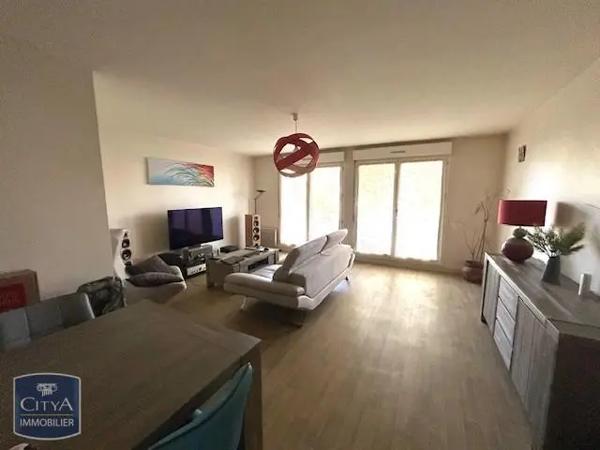 Appartement à louer 3 pièces 75.82m² Orléans (45000)
