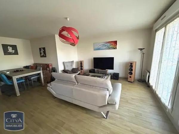 Appartement à louer 3 pièces 75.82m² Orléans (45000)
