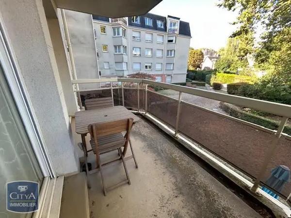 Appartement à louer 3 pièces 75.82m² Orléans (45000)