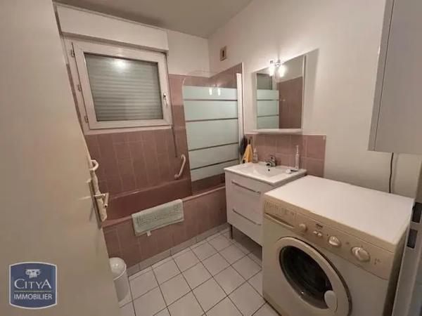 Appartement à louer 3 pièces 75.82m² Orléans (45000)