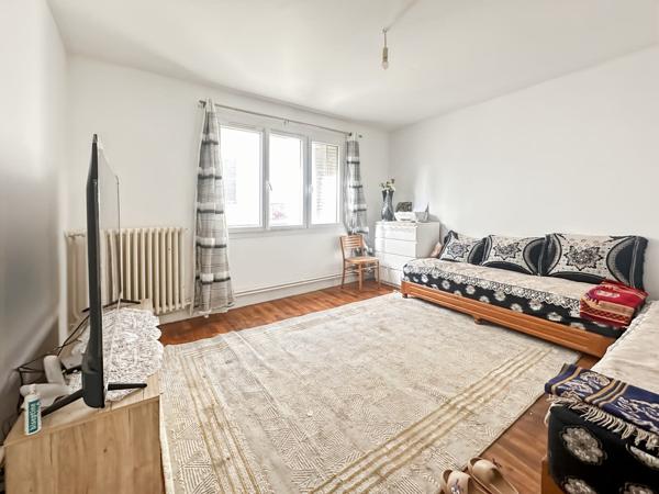 Parking + appartement + appartement + immeuble + appartement