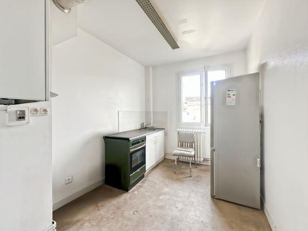 Parking + appartement + appartement + immeuble + appartement