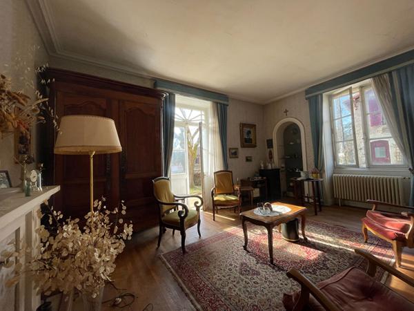 LE PALLET Maison bourgeoise à rénover de 218m² 7 chambres