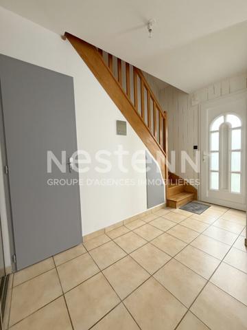 Jolie maison de 2003 à vendre à MOREAC, 3 chambres, garage et son jardin de 650 m²