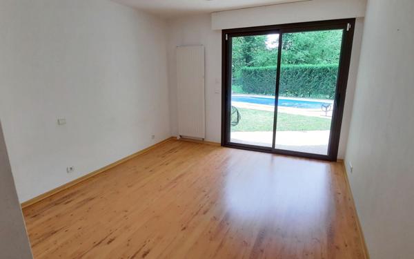 Maison à louer    6 pièces • 238,27 m2 Chens-sur-Léman