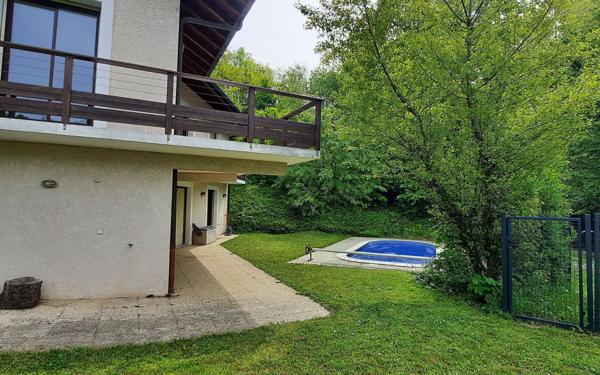 Maison à louer    6 pièces • 238,27 m2 Chens-sur-Léman